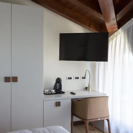 Crystal Luxury House Affittacamere 4*